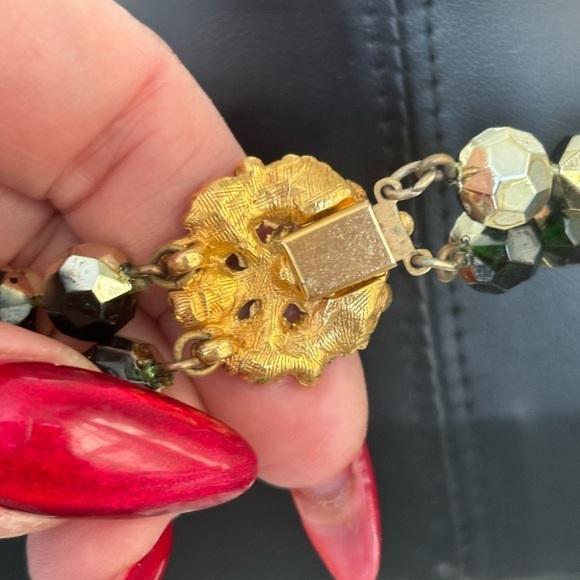 Vintage double layer black acrylic beaded necklace with beautiful clasp - Picture 3 of 5